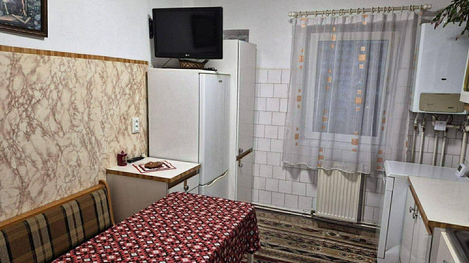 Apartament 2 camere+pivnita, decomandat, Strada Nicolae Iorga. - Poză 5