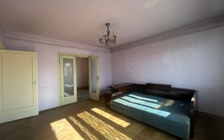 Apartament spatios, cu 4 camere in zona centrala - Poză 5