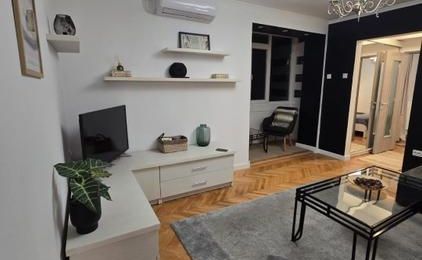 De vânzare: apartament 2 camere- Piata Romana lângă Metrou