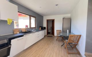 Casa de vanzare la 13 km de Onesti - Poză 5