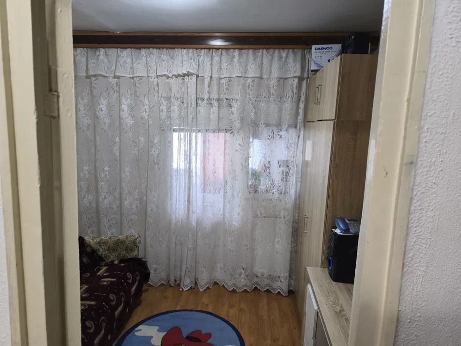 De vanzare apartament cu 2 camere, Micro 14, etaj 3, 69.000 euro - Poză 4