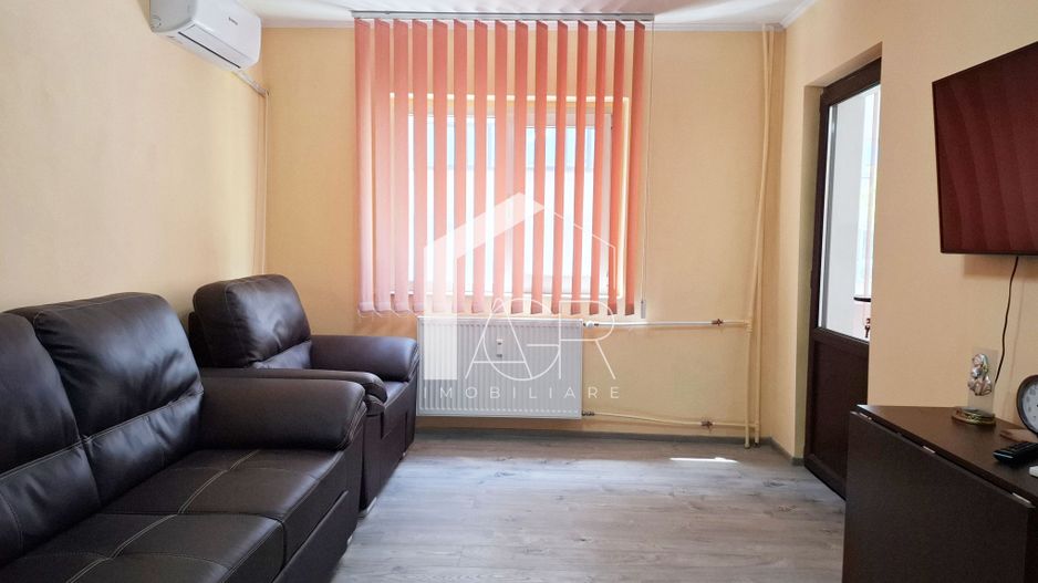 Apartament cu 2 camere, decomandat, zona Republicii - Poză 2