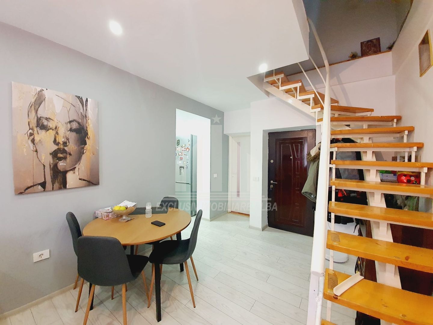 Apartament cu 4 camere de vanzare, Cetate - Poză 1