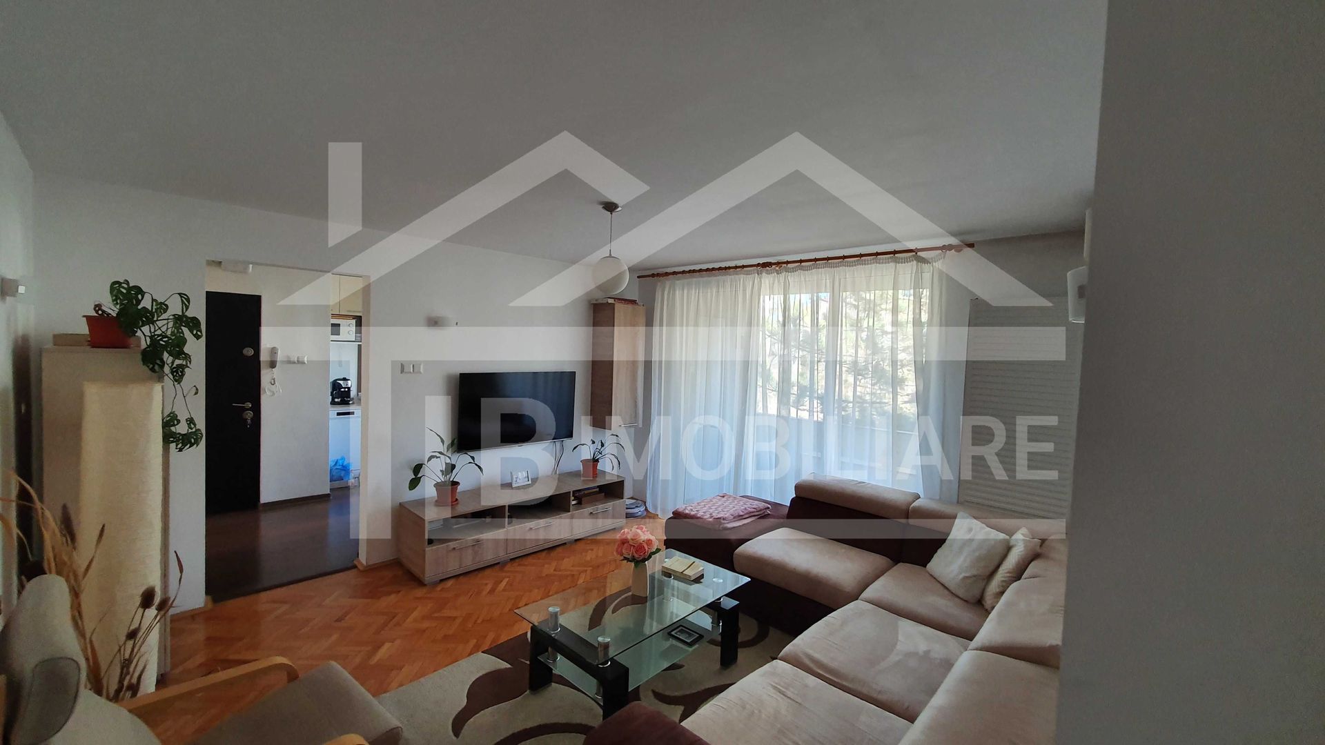 Apartament cu 3 camere, 61mp, garaj, Zona Tudor Vladimirescu - Poză 1
