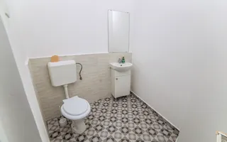 Apartament 4 camere renovat, central, ideal rezidențial sau activitate business - Poză 18