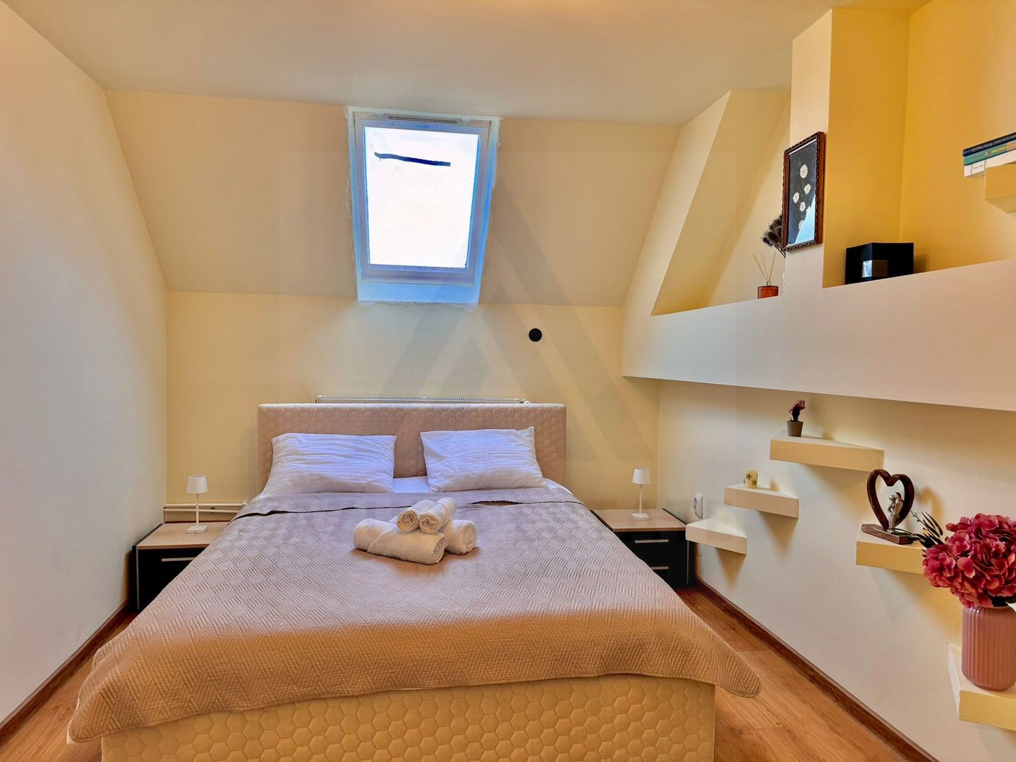 Casa premium 3 camere curte privata 120 mp utili parcare Gusterita - Poză 9