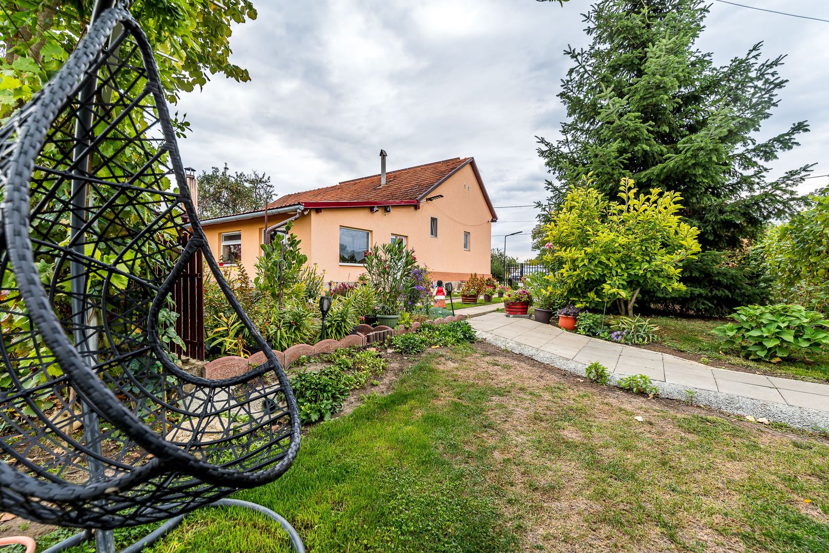 🏡 Mai mult decât o casă: libertatea de a trăi aproape de natură - Poză 1