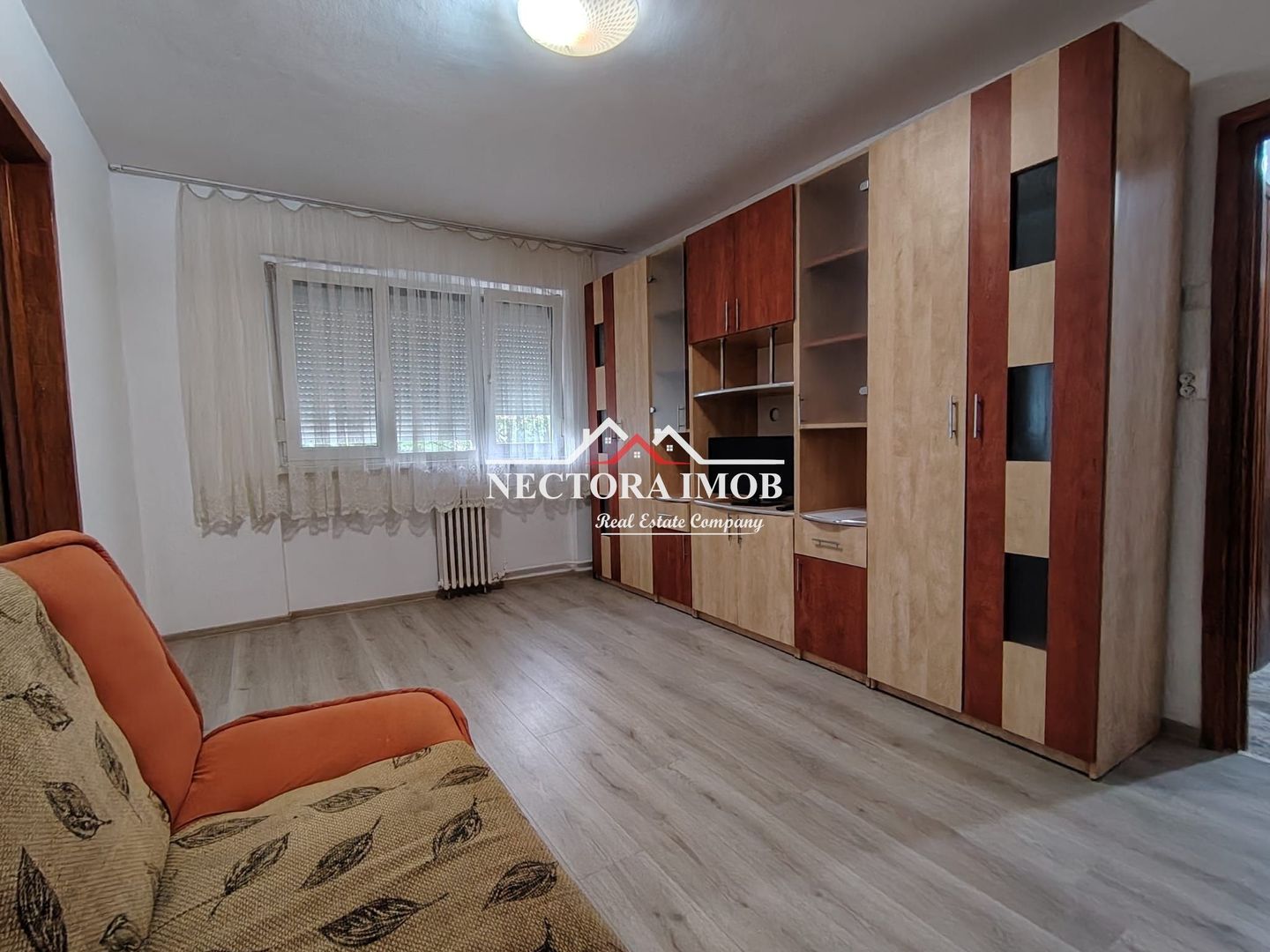 NECTORA IMOB-Apartament 2 camere, Zona Rogerius, Etaj 3,Mobilat/Utilat - Poză 1