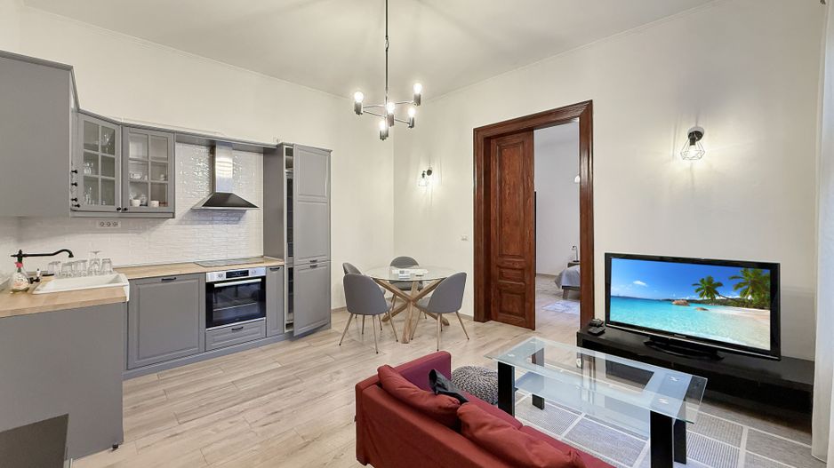 Apartament 3 camere, zona centrala! - Poză 1