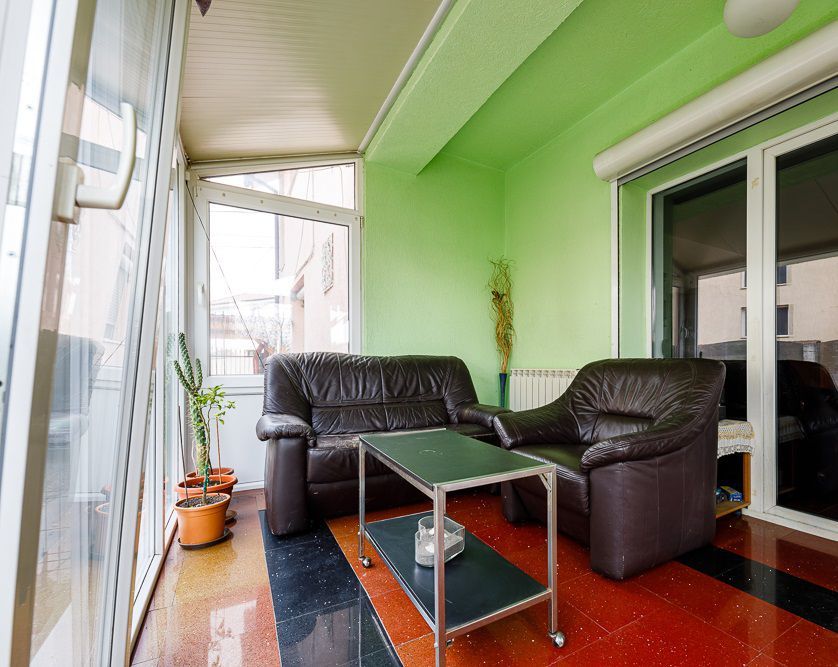 Casă pentru o familie numeroasă în Săcălaz - Poză 16