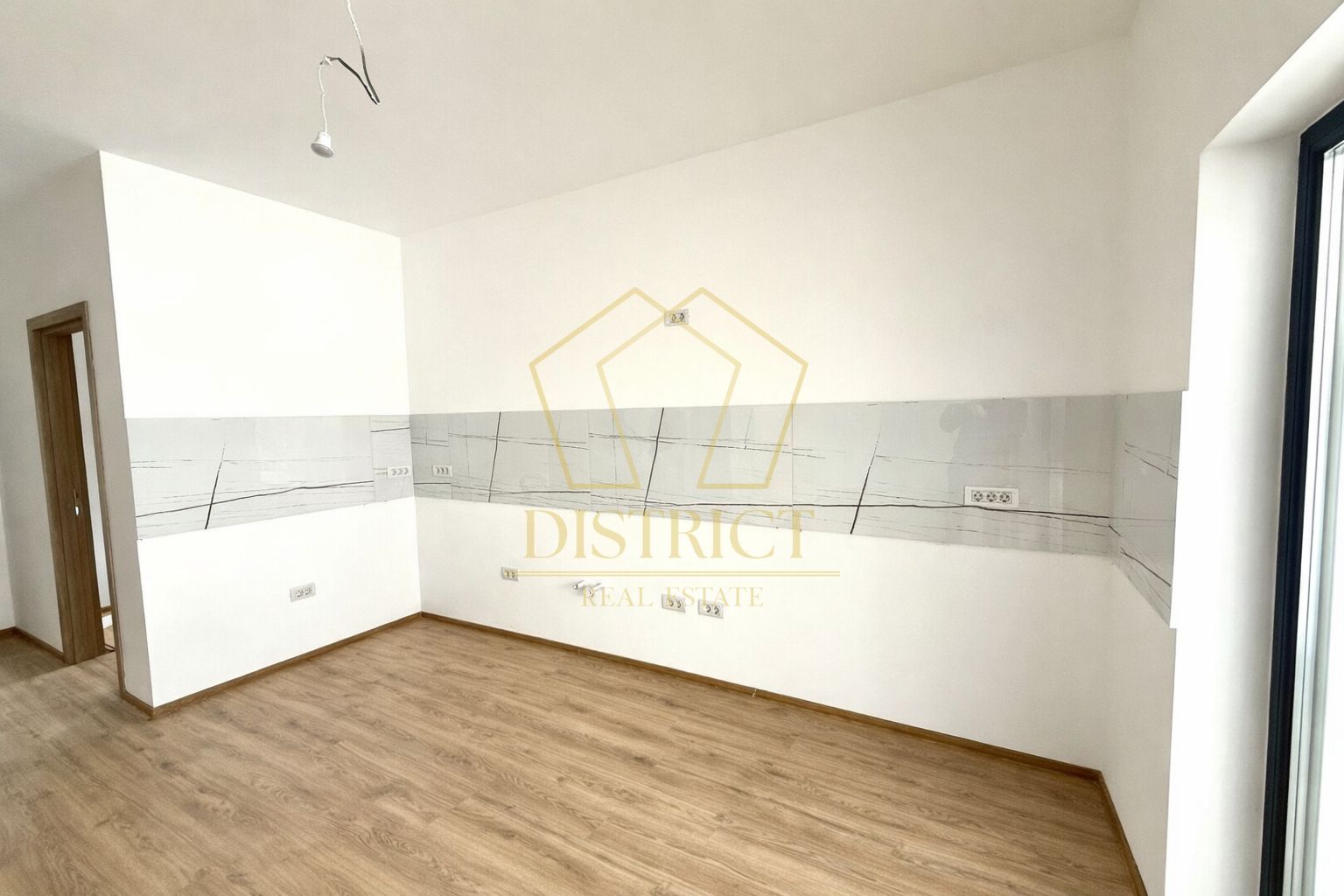 COM 0% Duplex deosebit cu 4 camere si 2 bai | Beregsau Mare - Poză 7