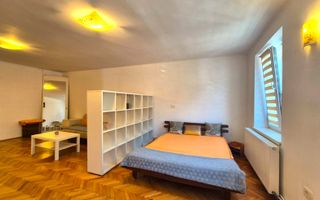 Exclusivitate - Garsonieră la 3 minute de P-ta Sfatului, pet friendly - Poză 9