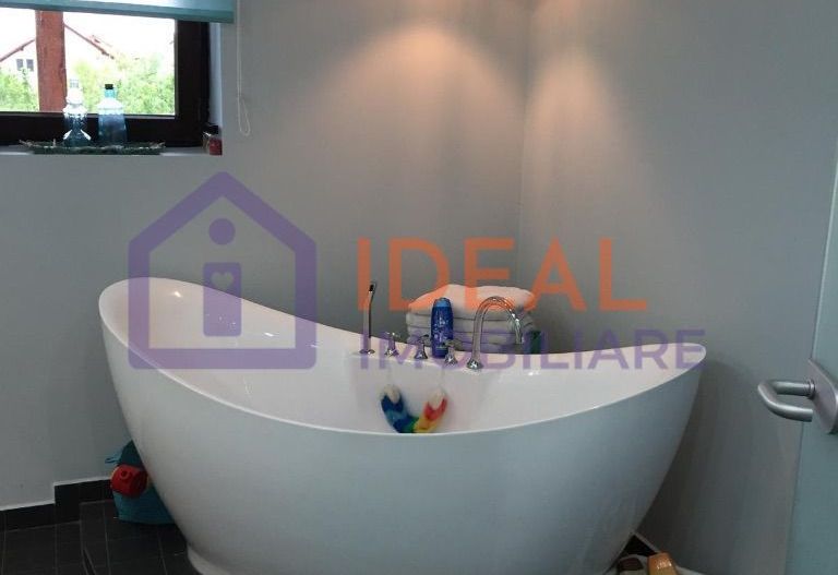 Casa Moderna cu 4 camere complet Mobilata si Utilata, in Talmaciu - Poză 12