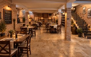 RASNOV| Cladire multifunctionala | 350 mp | Vad turistic si comercial - Poză 5