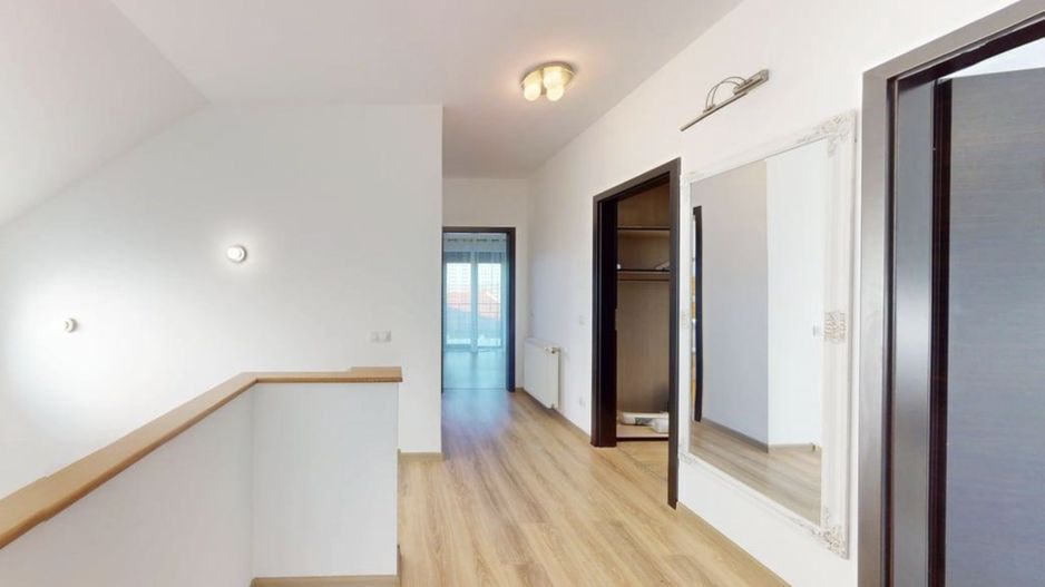 Casa individuala cu pivnita in Sura Mica, zona Salii de sport - Sibiu - Poză 22