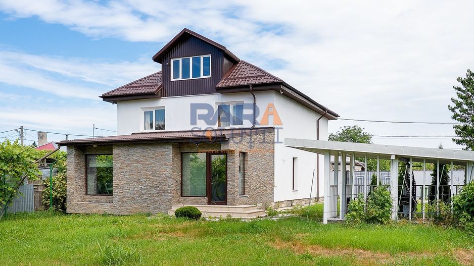 Casă 4 camere / două băi (mobilată și utilată) 860 mp teren - Poză 1