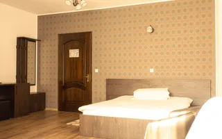 PENSIUNE DE VÂNZARE, TEREN 2.000 MP, 17 CAMERE, MOIECIU DE JOS - Poză 12