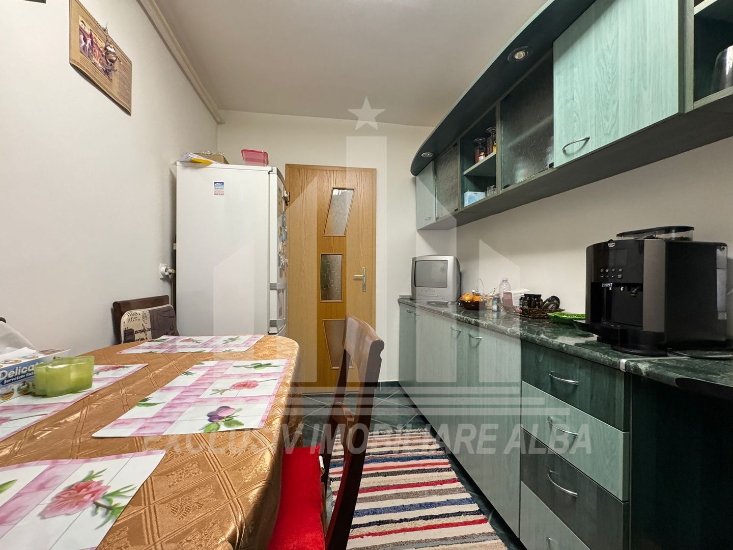 Apartament cu 3 camere decomandate, etaj 2, Centru - Poză 3