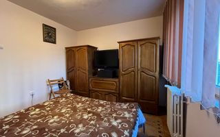 Apartament cu 3 camere de vanzare in zona Rogerius, Oradea - Poză 6