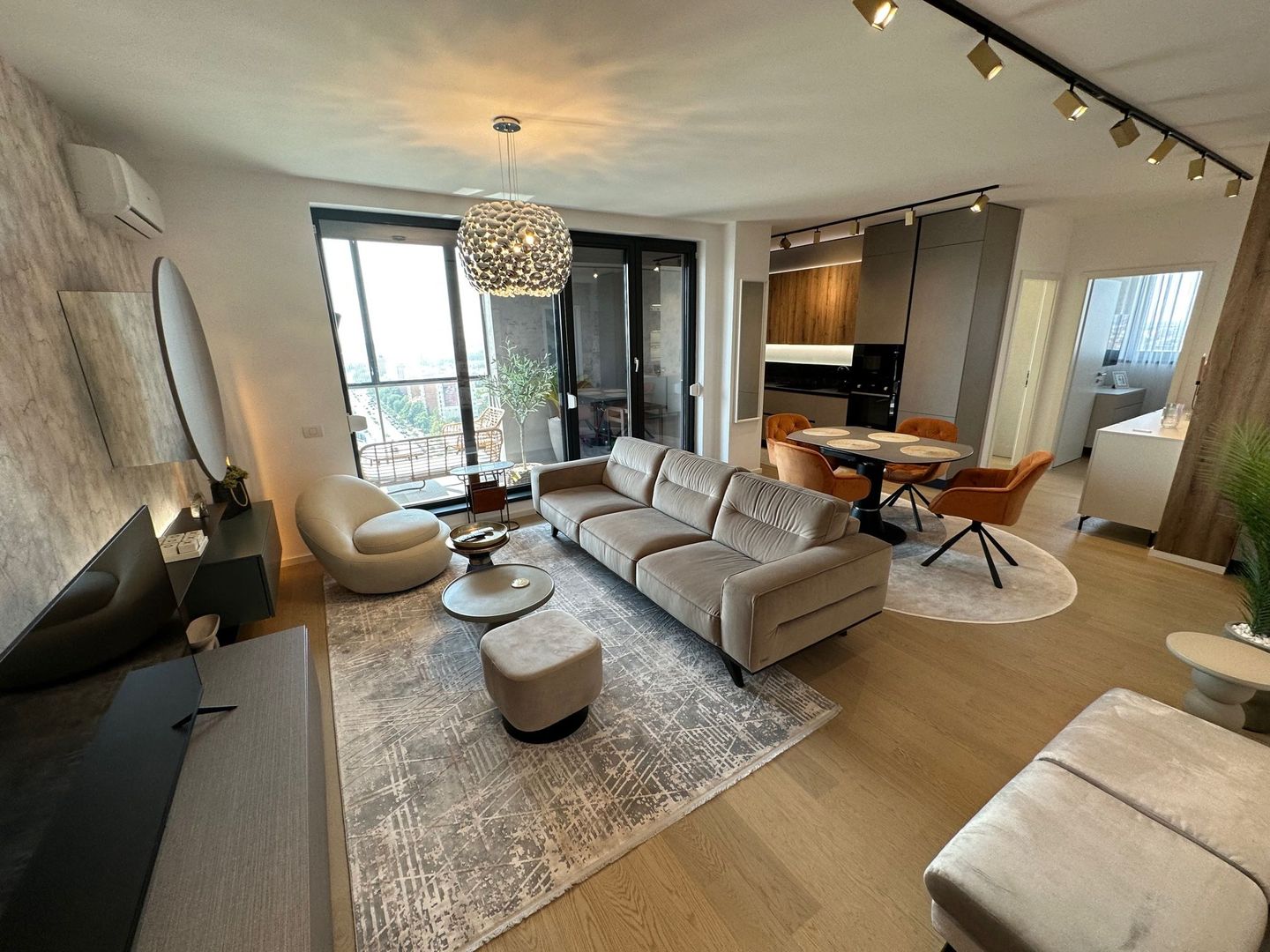 Apartament 3 camere la ISHO - Poză 1