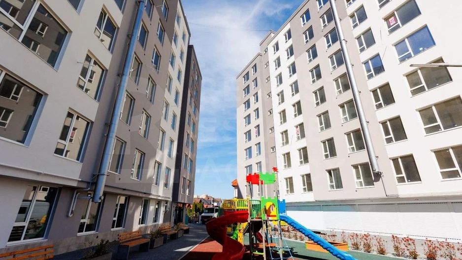 Vânzare, apartament, 2 odăi + living, bd. Cuza Vodă, Botanica - Poză 1