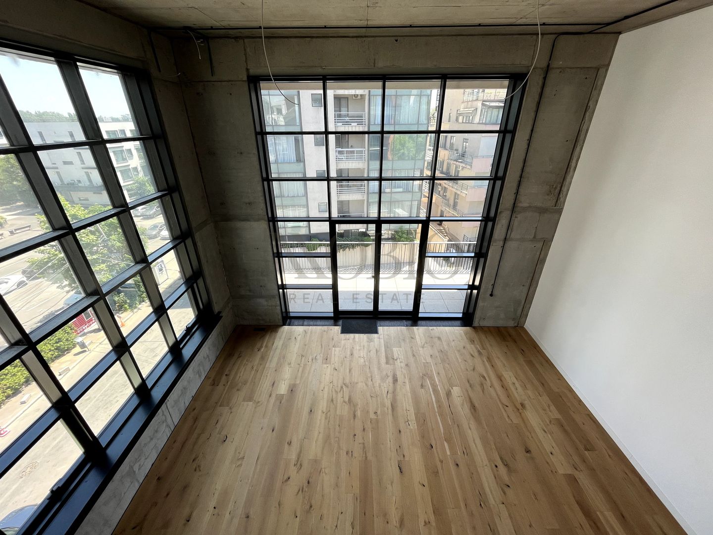 Brick Lofts Unitate pe 2 Niveluri nemobilata, Vedere Lac - Poză 5