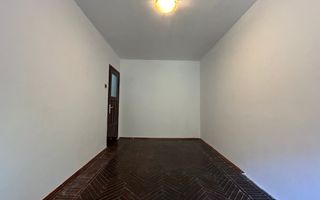 Apartament cu 3 camere și boxă în zona Complex KM5 - Poză 4