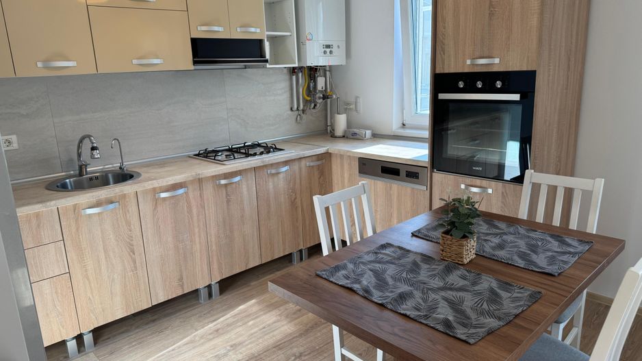 Apartament cu 3 camere, curte proprie si loc de parcare - Poză 10