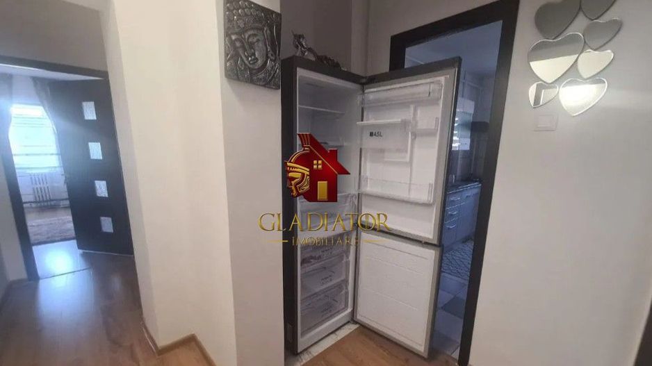 Apartament 3 camere Bicaz - Dacia, la bulevard,  de la final aprilie - Poză 4