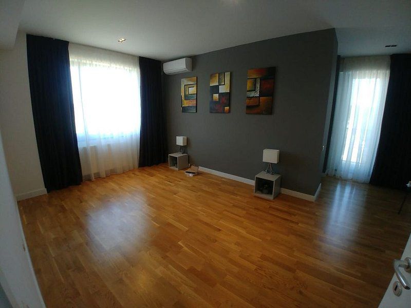 Apartament in imobil nou, suprafata generoasa, dressing, parcare - Poză 16