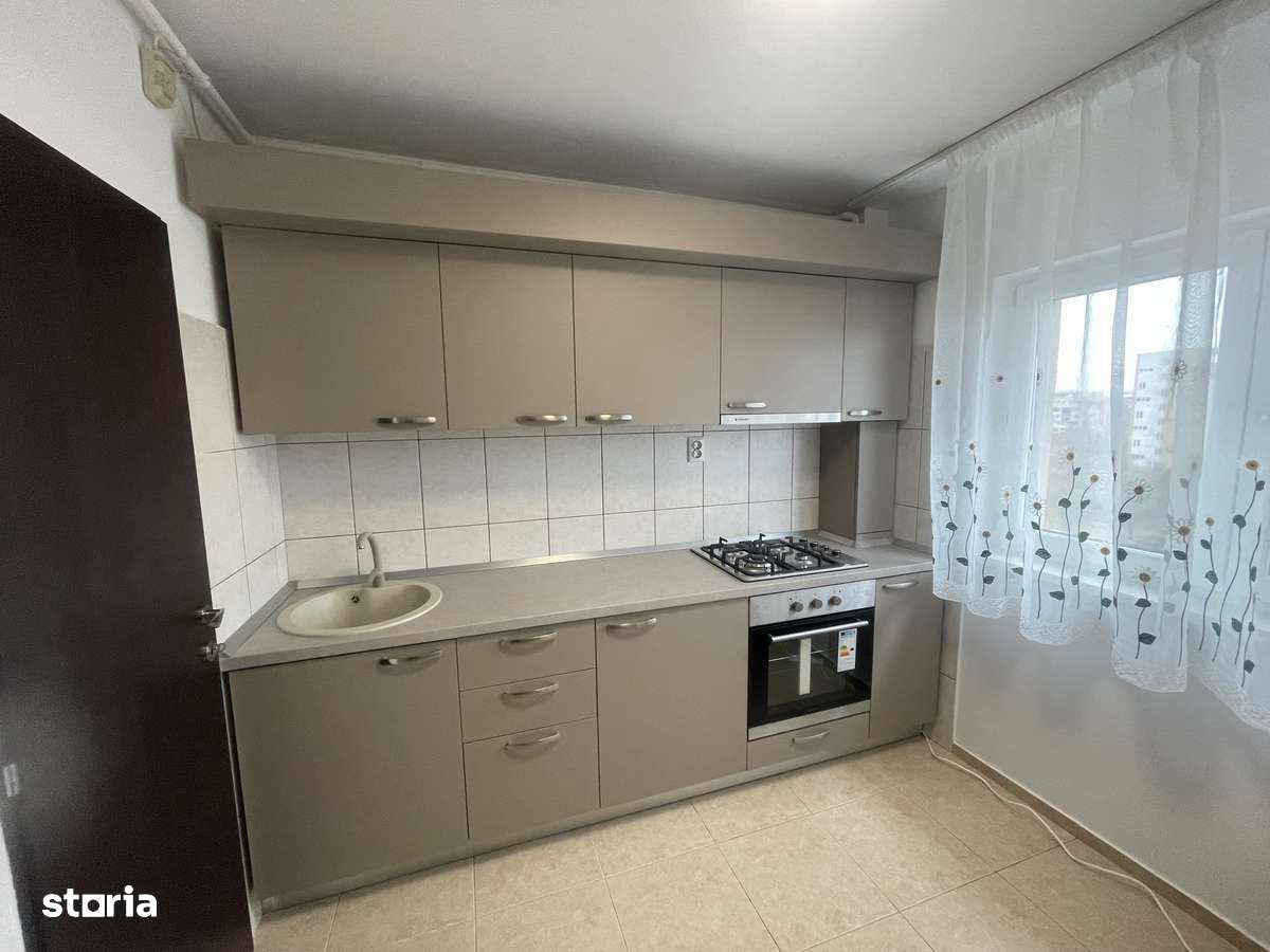 Închiriere: Apartament 3 Camere Decomandat – Favorit (M3) - Poză 1