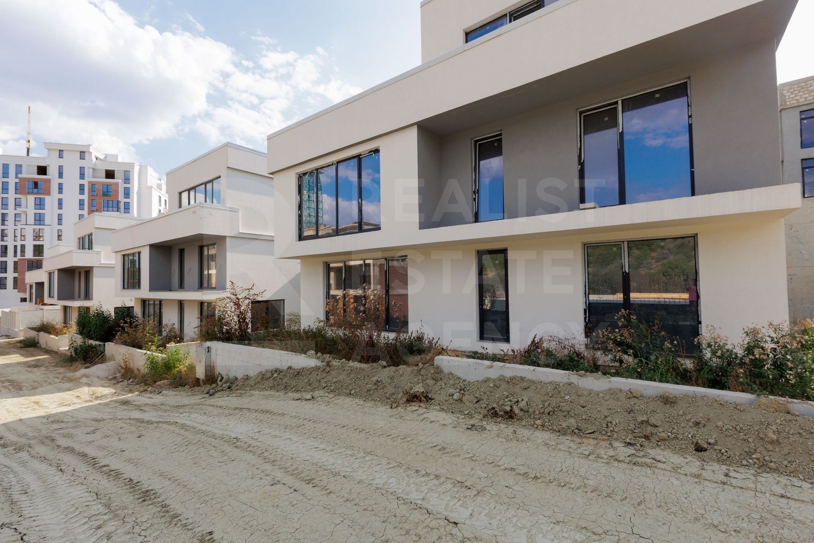 Vânzare duplex, 4 camere, str. Schinoasa Vale, sectorul Centru. - Poză 4