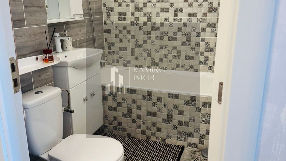 Proprietar , Garsoniera decomandata Cf 1 , Metrou Eroii Revolutiei - Poză 6