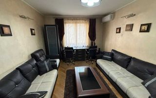 3 camere I Etaj 3 I Piata Romana I 1960 - Poză 1