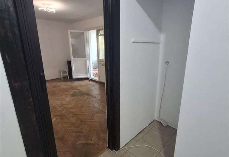 Favorit-Gh Lazar 3 camere parter cu centrala proprie - Poză 14
