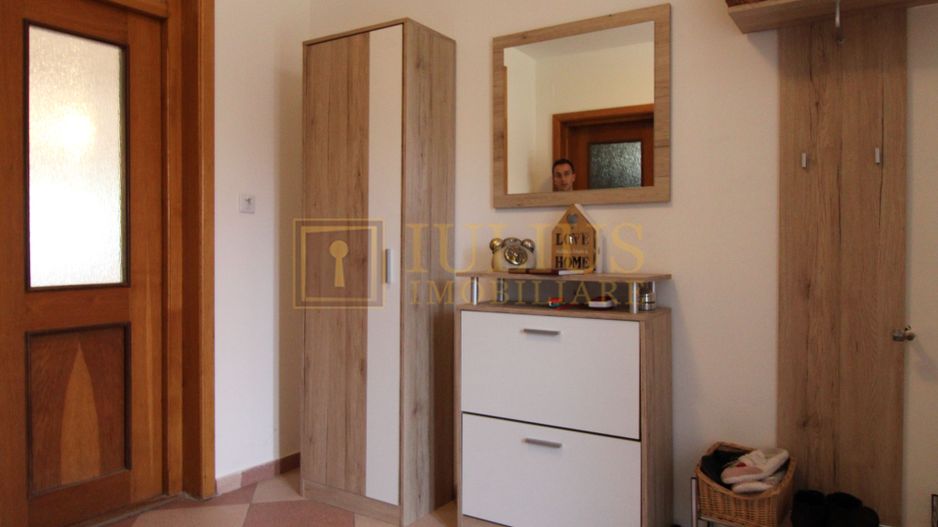 Casa in Blascovici, 5 camere + 3 bai, centrala proprie - Poză 32