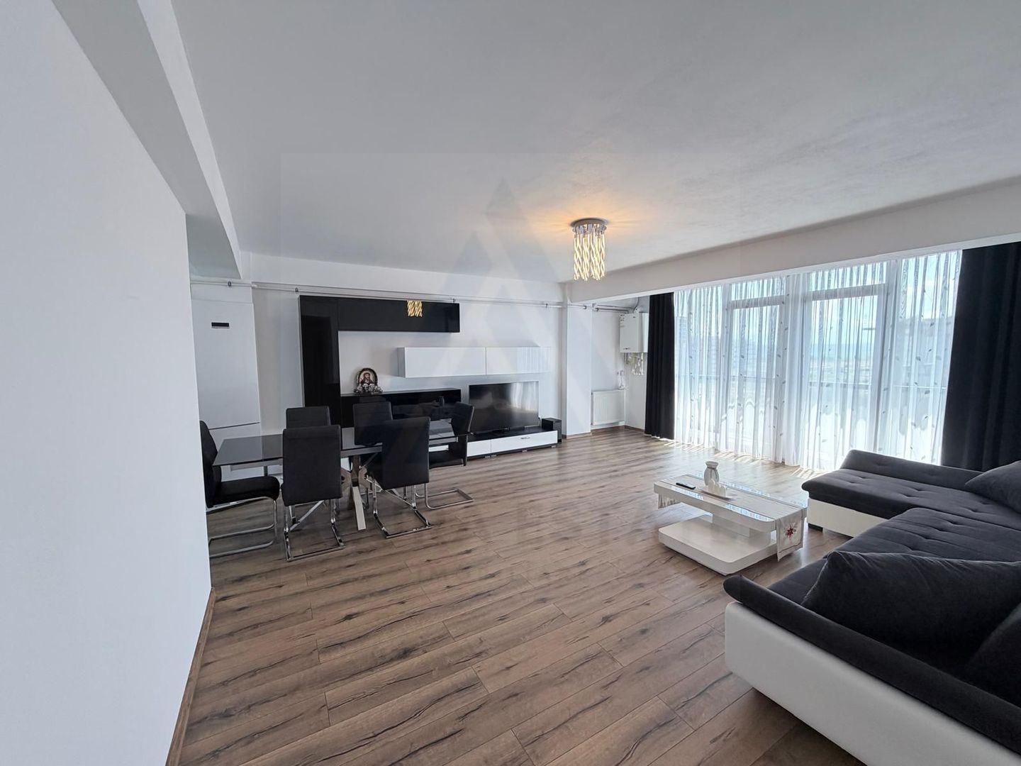 Apartament modern 80 mp  3 camere 2 balcoane  zona Doamna Stanca - Poză 3