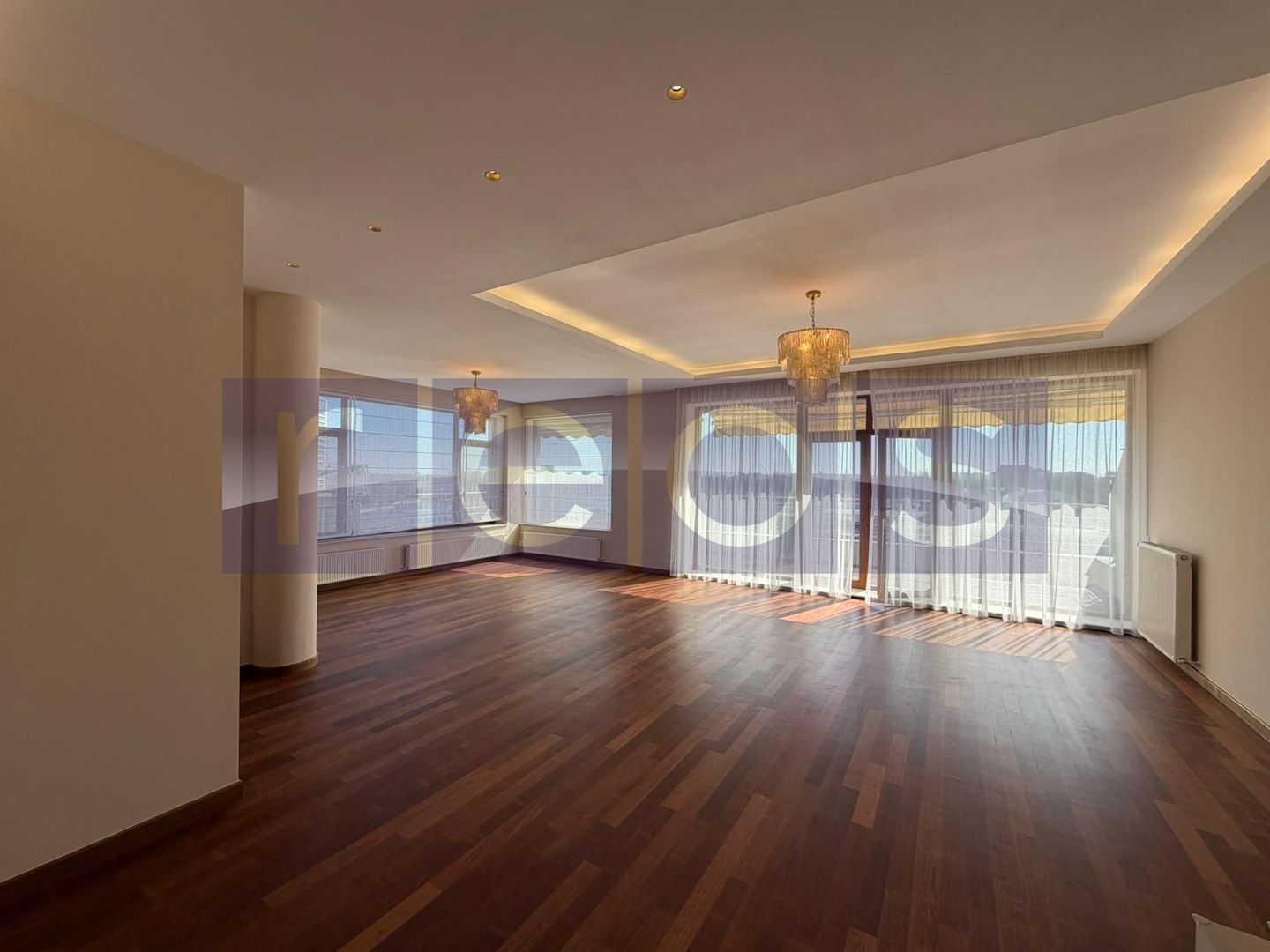 INCHIRIERE 4 CAMERE LUX | 200MP | NEMOBILAT | LOC PARCARE | VEDERE LAC - Poză 1