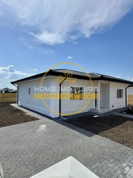 Casa 4 camere, 2 bai, incalzire in pardoseala, canalizare, Miroslava-Vorovesti - Poză 1