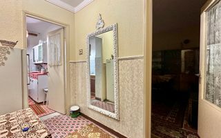 Apartament cu 3 camere de vânzare, în Buhuși - Poză 11