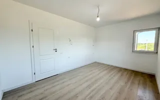 Duplex cu 5 camere si 2 bai, 470 mp teren si 115 mp utili in Ghiroda. - Poză 14