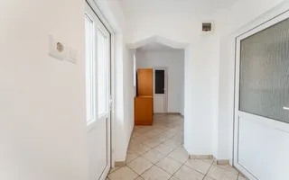 Casă cu 2 camere în Bujac - Poză 11