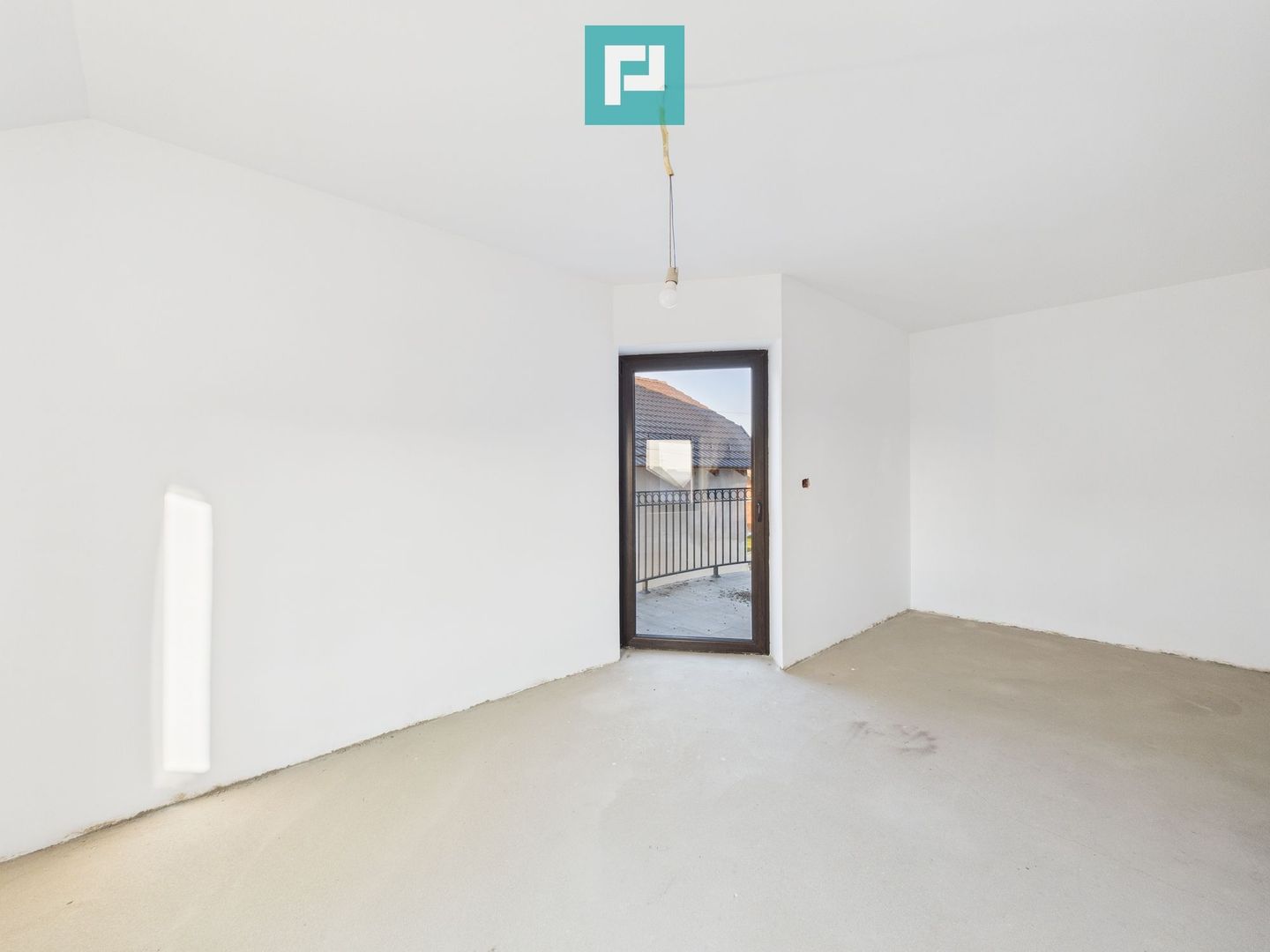 Casa cu 5 camere in Livada - Poză 24