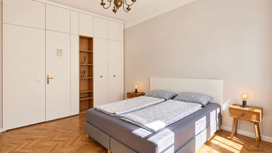 Apartament spectaculos de închiriat 4 camere 4 băi Centrul Istoric - Poză 22