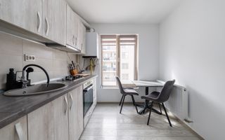 Garsonieră modernă la etajul 1 într-un bloc din 2021 - Poză 9