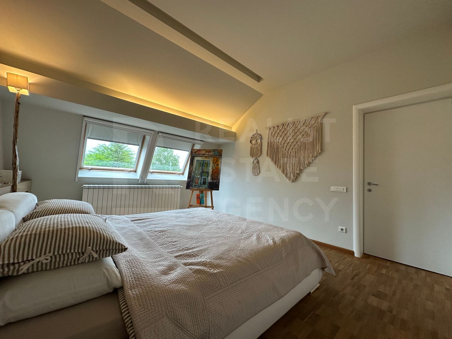 Vânzare, casă de tip Duplex cu gradină proprie, Otopeni, București - Poză 11