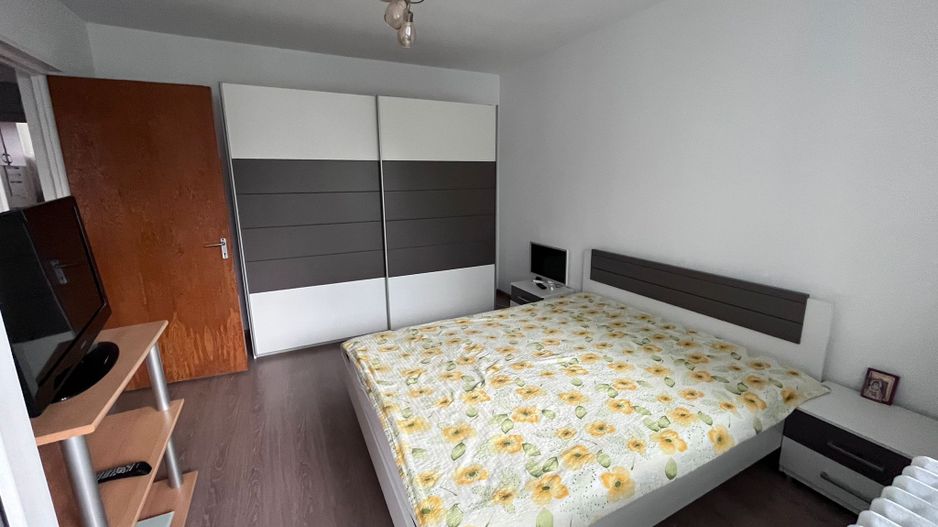 APARTAMENT 3 CAMERE DECOMANDAT SU 63MP ETAJ 3/4 DRUMUL TABEREI - Poză 2