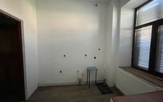 De vânzare – Clădire impresionantă, 11 camere, 9 dormitoare, Păcurari - Poză 22