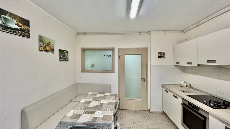 Apartament de închiriat în Sibiu – 3 camere, decomandat, 2 băi, 80 mp - Poză 4