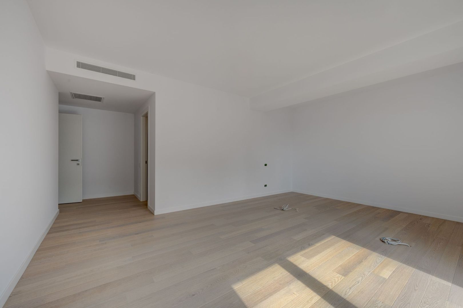 Apartament deosebit in Iancu Nicolae, langa Cambridge, terasa , nou - Poză 13
